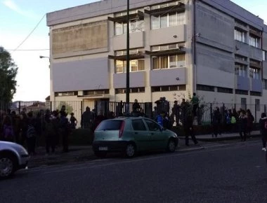 Η αστυνομική διεύθυνση Δυτικής Ελλάδας διαψεύδει το υπ. Παιδείας: «’Έγιναν συλλήψεις μαθητών στο Αγρίνιο»!